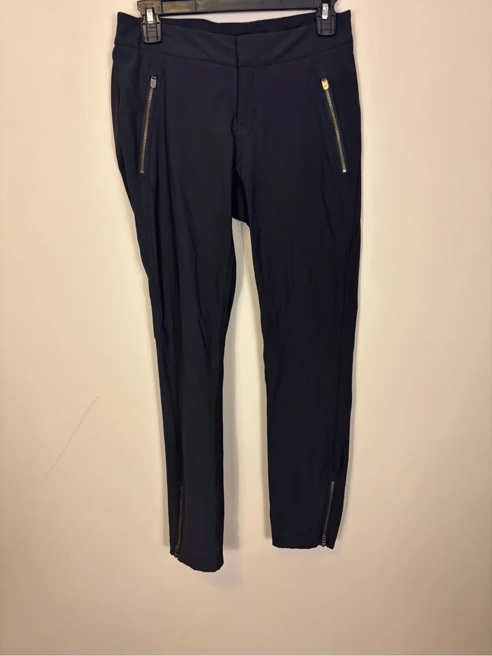 Athleta Black Zip-Detail Pockets and Bottom Performance Pants Women’s 4